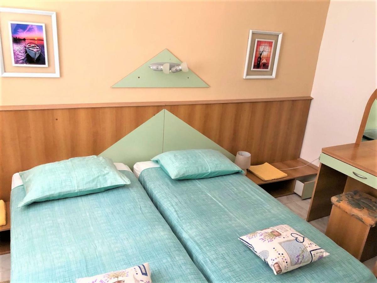 Apartments With Boat Mooring Marija Supetarska Draga Exterior foto