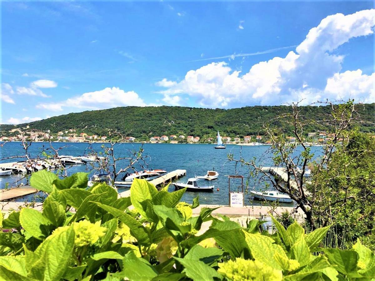 Apartments With Boat Mooring Marija Supetarska Draga Exterior foto