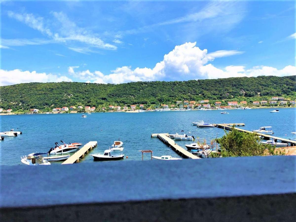 Apartments With Boat Mooring Marija Supetarska Draga Exterior foto